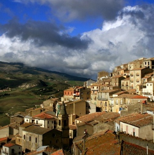 Купете къща в италианския рай само за едно евро: Единственото условие е ...