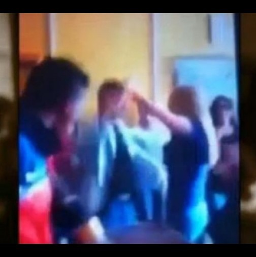 Скандално видео! Ученици друсат кючек в кабината на кмет!