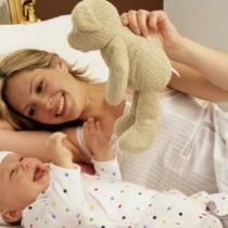 Стимулират раждаемостта с 6 годишен отпуск по майчинство...но не у нас