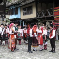 Описание на старите български сватби-През вековете са се изпълнявали така: