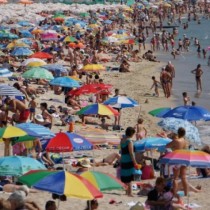 280 лева за 2 месеца хамалогия в България, 130 евро на ден на плажа във Франция ...