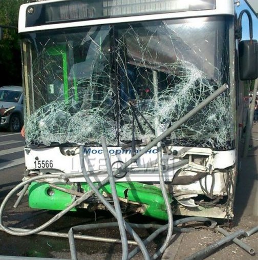 Автобус уби 6-годишно дете на спирка 