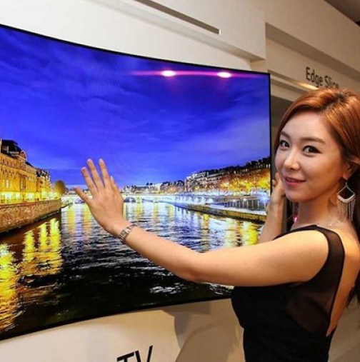 LG произвежда гъвкави телевизор, който се залепя на стената като плакат