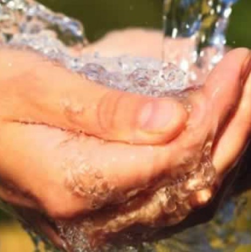 ВОДАТА е лекарство: Ето как пиенето на вода на празен стомах може да ви спаси!