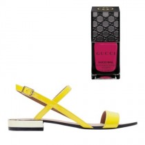 Комбинации на модерни летни сандали и лакове за нокти за лято 2015