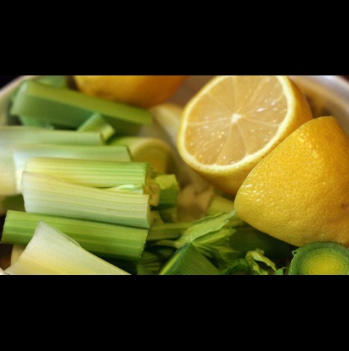 Вземете малко целина и лимон и гледайте как килограмите се топят