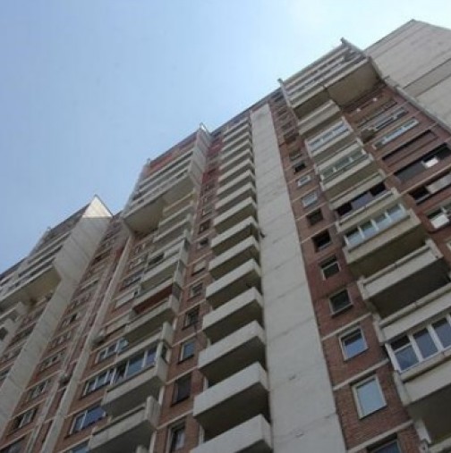 Мъж се хвърли от 20-я етаж на блок в София!