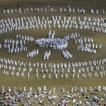 Днес започва Божествената Нова година-Вижте колко хора я посрещнаха!