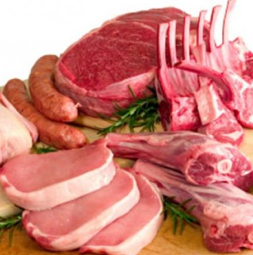 Служители в супермаркет разкриха, как се "пере" месото, което ни продават!