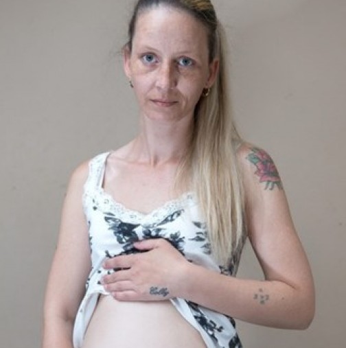 Тази жена е вече 17 месеца бременна! Вижте как изглежда коремът й!