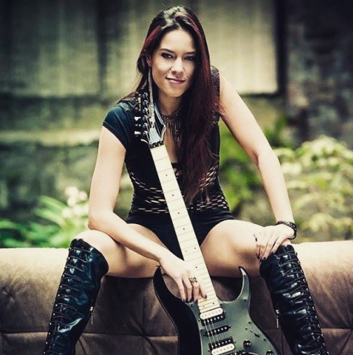 Жена ще бъде новият китарист на "Evanescence"