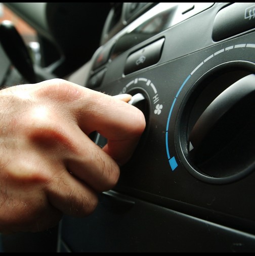 Важен съвет: Как трябва да използвате климатика в колата, за да не причини рак?
