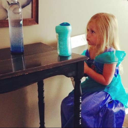 Гениално: Как с помощта на магическа бутилка да успокоите непослушното дете?