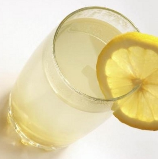 Внимавайте! Пиенето на топла вода с лимон е опасно-Вижте защо!