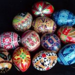 Как да си направим Великденска украса с кухи яйца