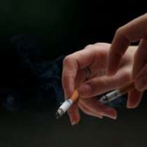 Цигарите увеличават двойно риска от артрит при жените