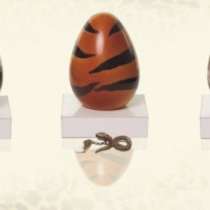 Роберто Кавали създаде луксозни великденски яйца от шоколад