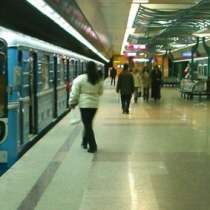 Жена е блъсната на метростанция Сердика