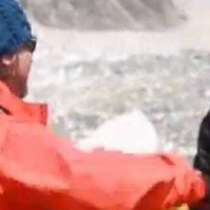 15-годишно момче със синдрома на Даун постави уникален рекорд на Еверест