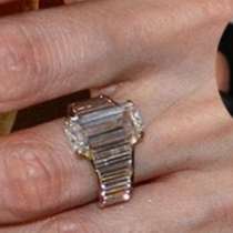 Брад Пит подарил на Анджелина Джоли пръстена на прабаба си