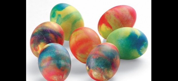 Как да боядисаме яйца в преливащи цветове за Великден