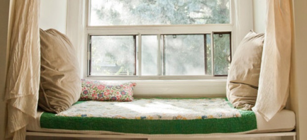 Направи си сам: уютен кът под прозореца