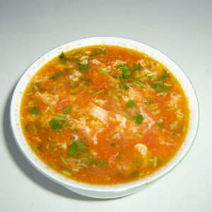 Доматена супа с фиде и яйце