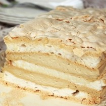 Върховна наслада за делник и празник- торта Безе от тайните рецепти на една от най- известните сладкарници
