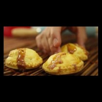 Страхотно лесна рецепта за ябълков пай с карамел