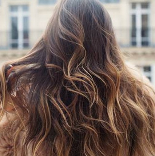 6 грешки, с които унищожавате косата си. Спрете да ги правите и ще се изненадате каква коса имате и колко обемна и дълга може да е
