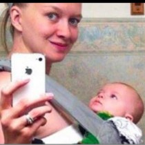 Майка си прави сладко селфи с бебчето си, но тя не знаеше какъв ужас ги очаква!