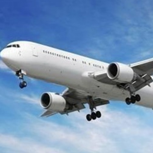 Приземиха аварийно самолет със сигнал за бомба в Бургас
