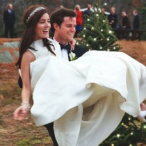 Невероятно! Вижте как изглежда сватба в парк за коледни елхи