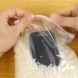 Той постави телефонът си в торба с ориз. Причината за това ще ви накара веднага да пробвате и вие! Вижте видеото