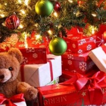 Откъде идва традицията, хората да си подаряват подаръци на Коледа