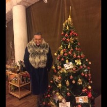 Кали изгони Евгени Минчев-Вижте кой го приюти в семейството си за Коледа