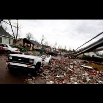 Апокалипсисът се стовари върху Америка по Коледа - Мощни бури и силни наводнения взеха човешки жертви