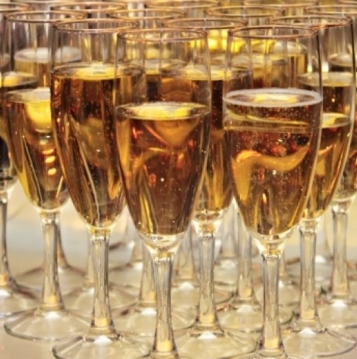 Ето защо се пие шампанско на Нова година и какво е поверието свързано с него