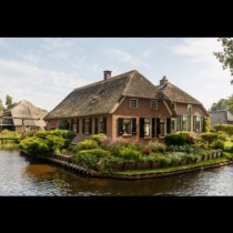Холандско село, което ще ви остави крайно изумени: Е, дали това е приказка или реалност ?!
