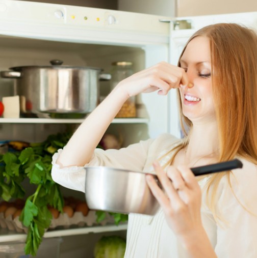 Най- лесните трикове как да премахнете моментално ужасната миризма от хладилника