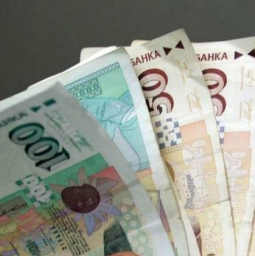 Колко пари месечно трябват на едно българско семейство да живее нормално? Какво ще кажете, мислите ли, че стигат ?