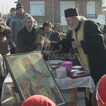 В понеделник е странен празник-Ако някой на улицата каже след вас \