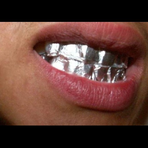 Полезен трик: Знаете ли какво се случва, ако държите на зъбите си алуминиево фолио за 1 час