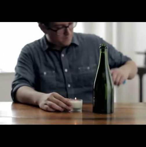 Сложил лампи в бутилка вино. След като видите резултата, веднага ще направите същото! (Видео)