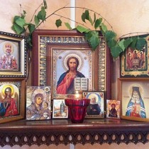 Важно за всички, които имат иконата на Богородица в дома си - в никакъв случай до тях не слагайте...