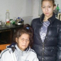 Болна от рак и 17-годишната й дъщеря остават на улицата, без помощ и без надежда, заради ...