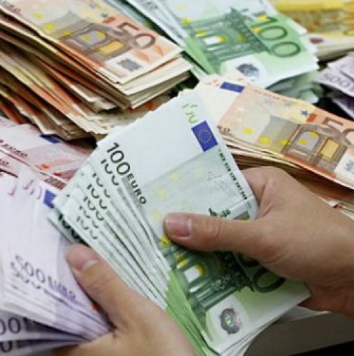 Какво работят българите, които изкарват над 10 000 евро на месец в Париж. Цялата история тук