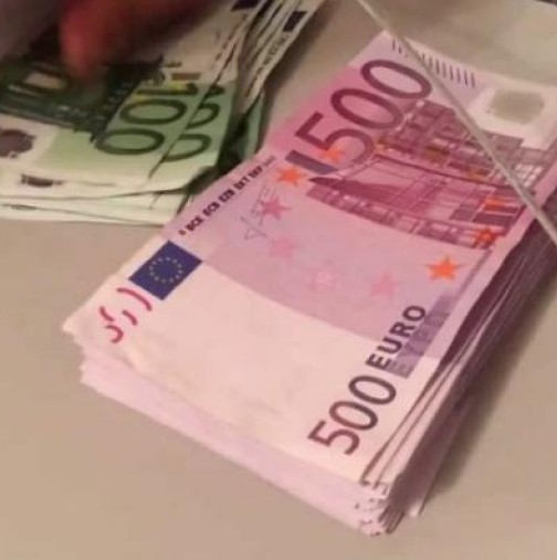 Вижте какво работят българите, които изкарват по над 10 000 Евро на месец в Париж