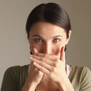 Как да се справим с лошия дъх в устата