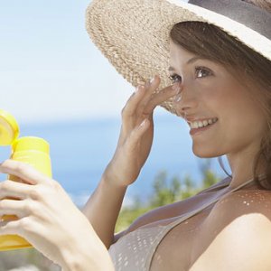 Как да се грижим за лицето си през лятото